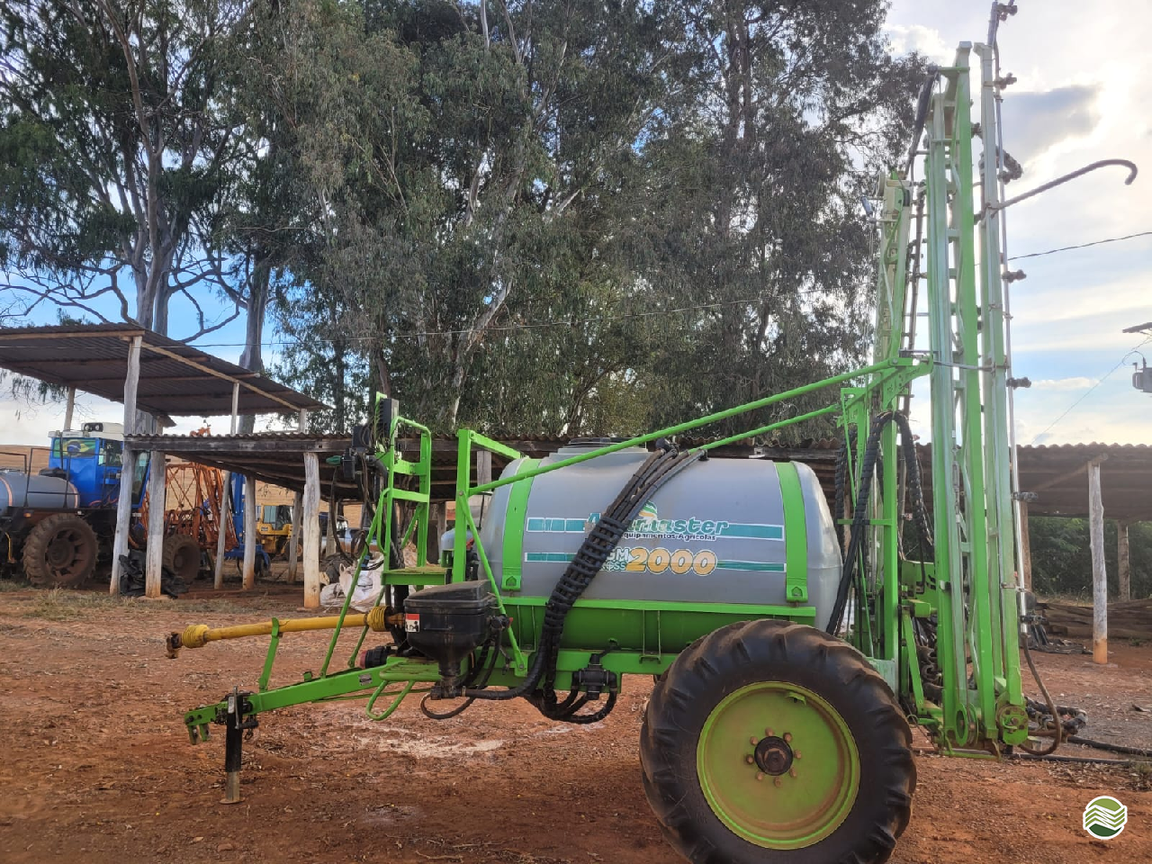 PULVERIZADOR AGRIMASTER MASTER 2000 Arrasto Marcão Tratores UBERABA MINAS GERAIS MG